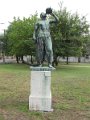 Magyarok Nagyasszonya ter - arato munkas szobra